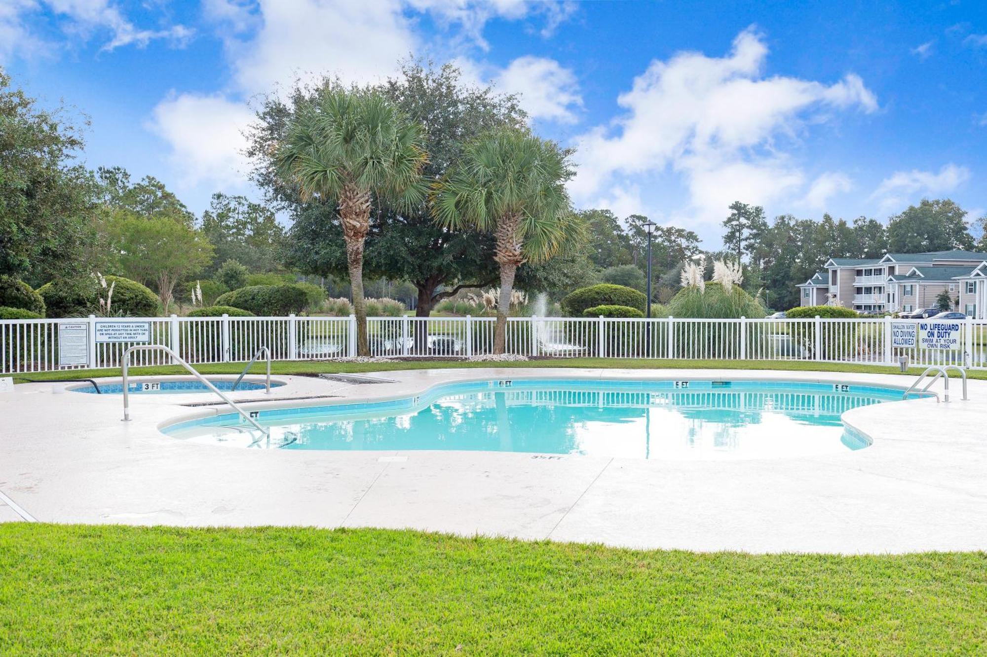 Litchfield Beach & Golf Resort Esterno foto